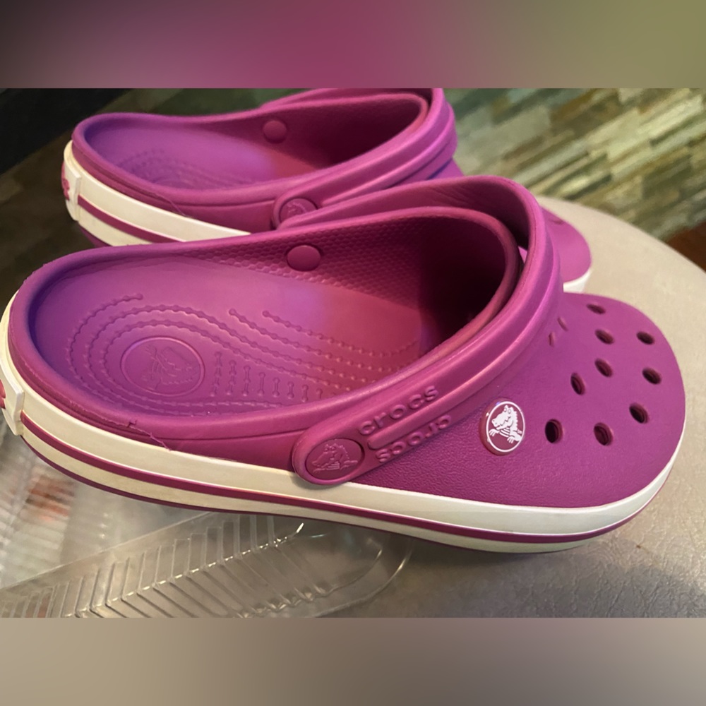 (EUC) HYPER PINK CROCBAND BY CROCS WOMENS SIZE 6 EXCELLENT NEAR MINT CONDITION